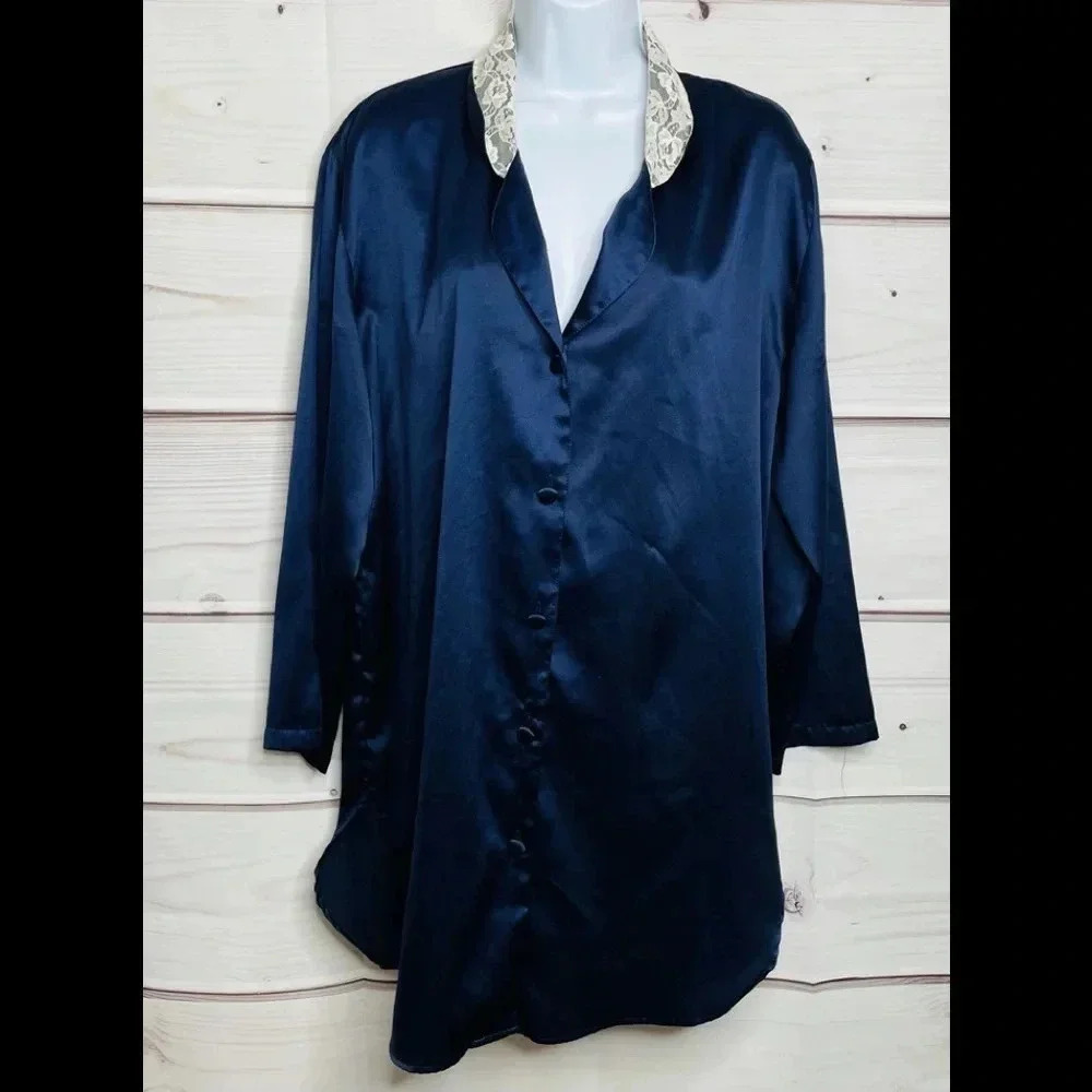 Victoria’s‎ Secret Vintage Navy and Floral Satin Trimmed Sleep Shirt Size P/S